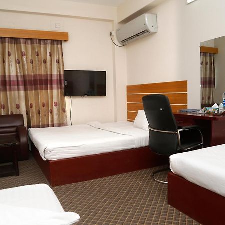 Hotel Blue Bird Dhaka Exteriör bild