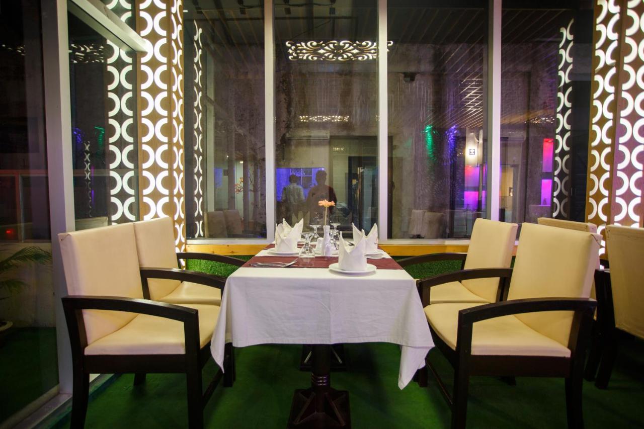 Hotel Blue Bird Dhaka Exteriör bild