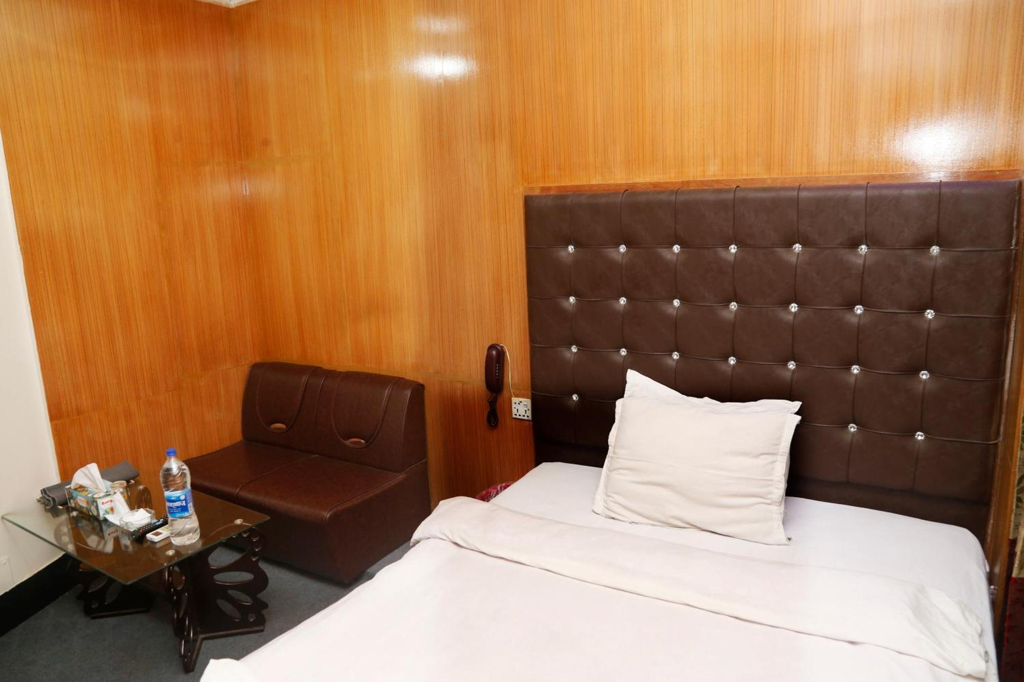Hotel Blue Bird Dhaka Exteriör bild