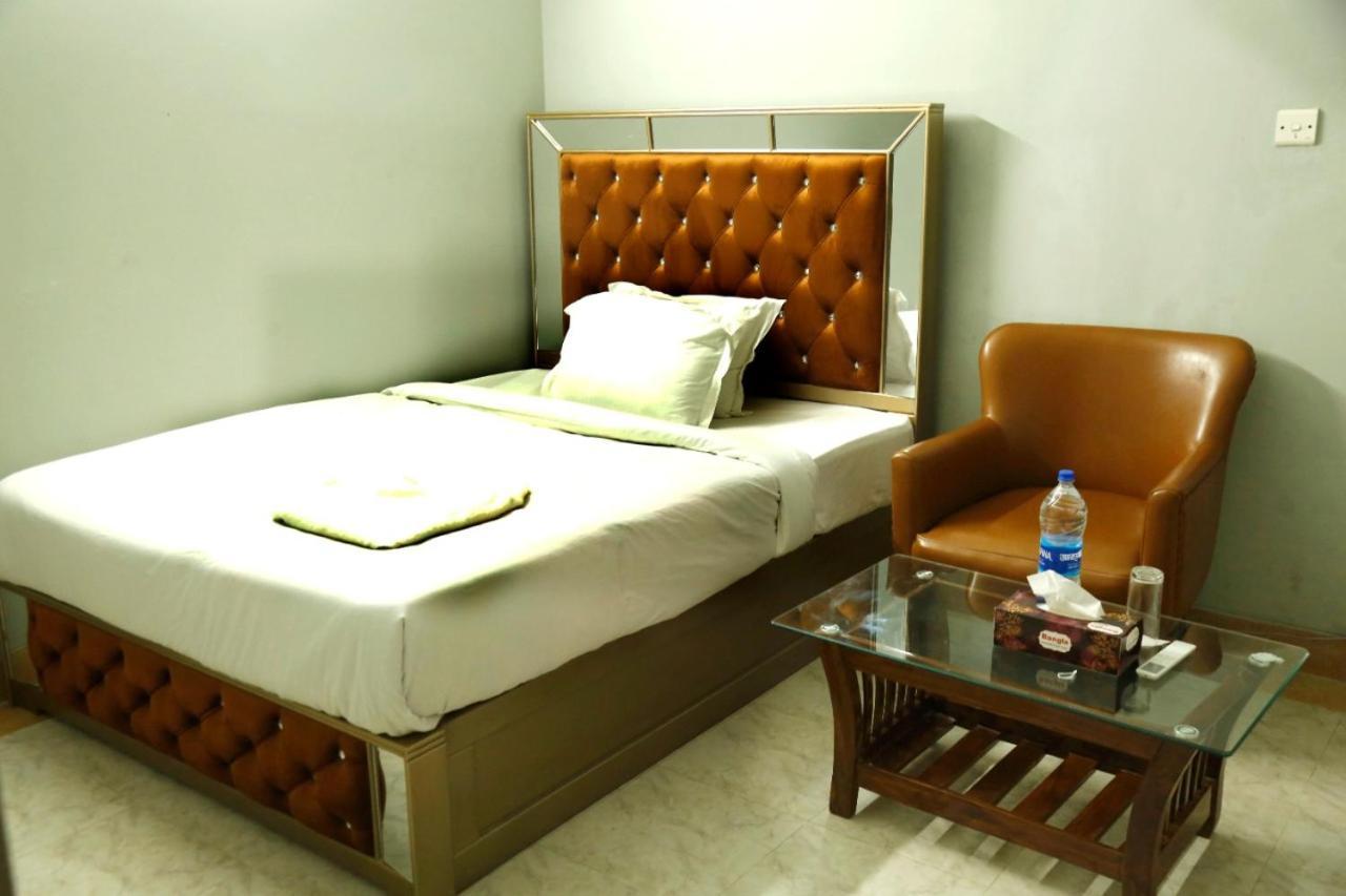 Hotel Blue Bird Dhaka Exteriör bild