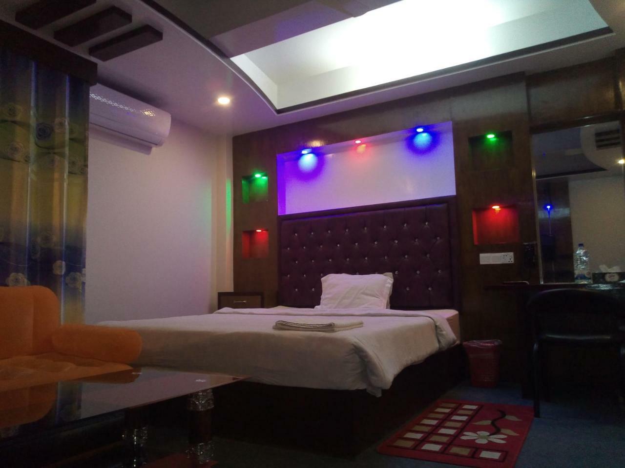 Hotel Blue Bird Dhaka Exteriör bild