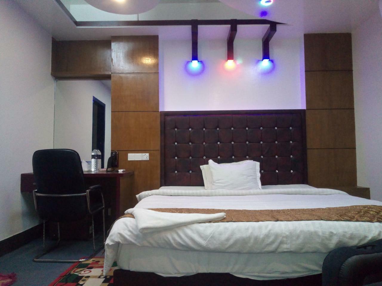 Hotel Blue Bird Dhaka Exteriör bild
